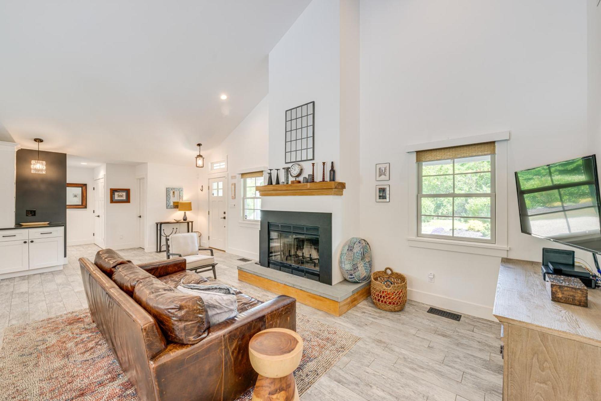 Distinctive Hamptons Home With Pool Near Bay, Ocean Hampton Bays Buitenkant foto